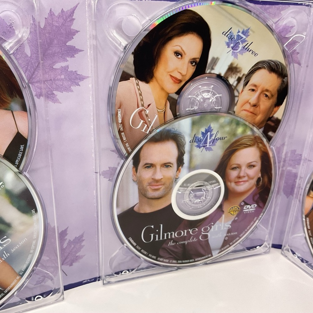 Gilmore Girls: The Complete Sixth Season DVD Set - Blue - Picture 13 of 16